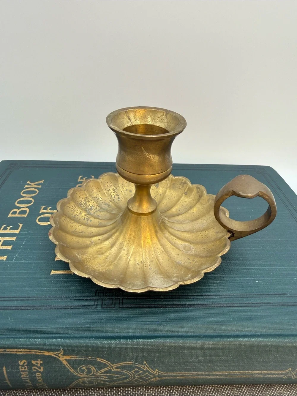 Vintage Brass Chamberstick Candle Holder Scalloped Saucer Base Finger Loop